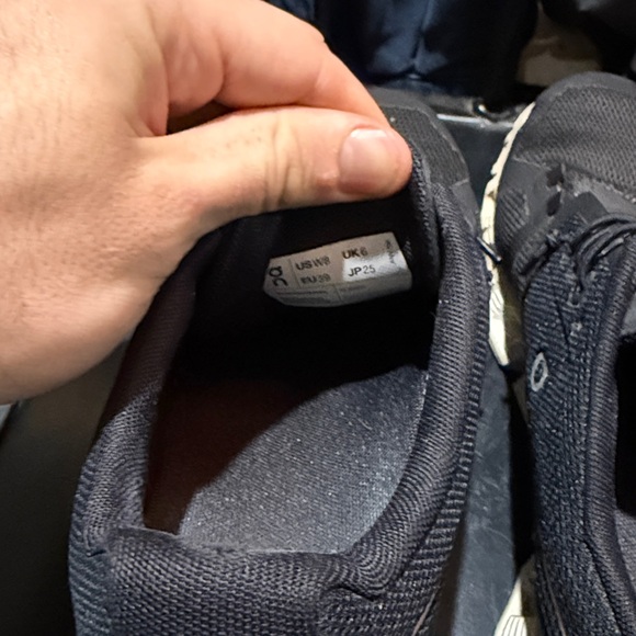 On Cloud 5 - Picture 6 of 7